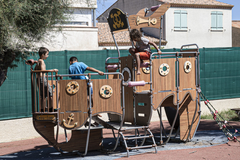 Aire de jeux pirates - Camping Bel Air Village Barberousse - Activités et Animations - Gruissan