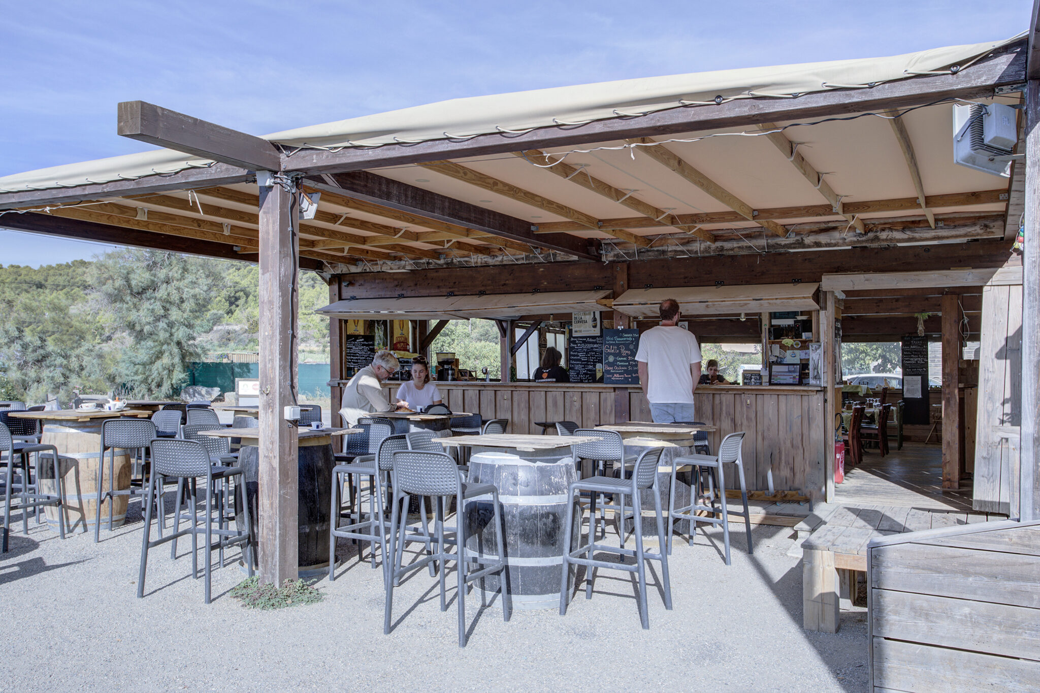 Bar/Restaurant cuisine grecque méditerranéenne - Camping Bel Air Village Barberousse - Gruissan